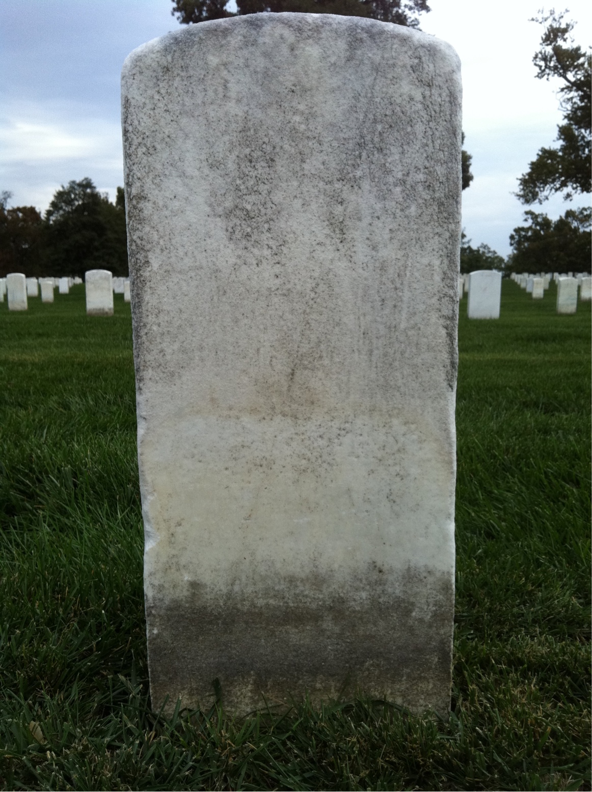Back of headstone — Thos Argne