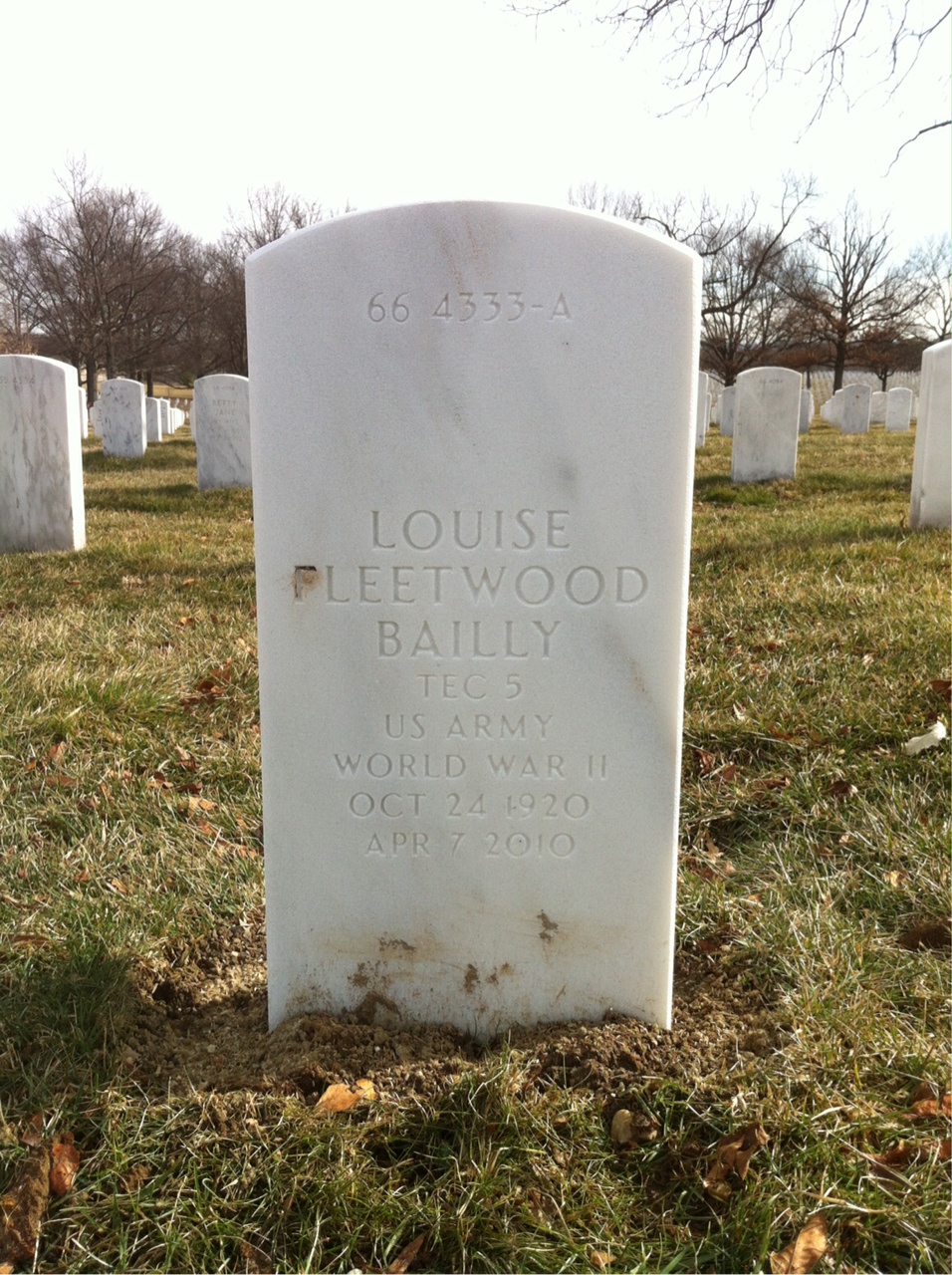 Back of headstone — Louise Bailly