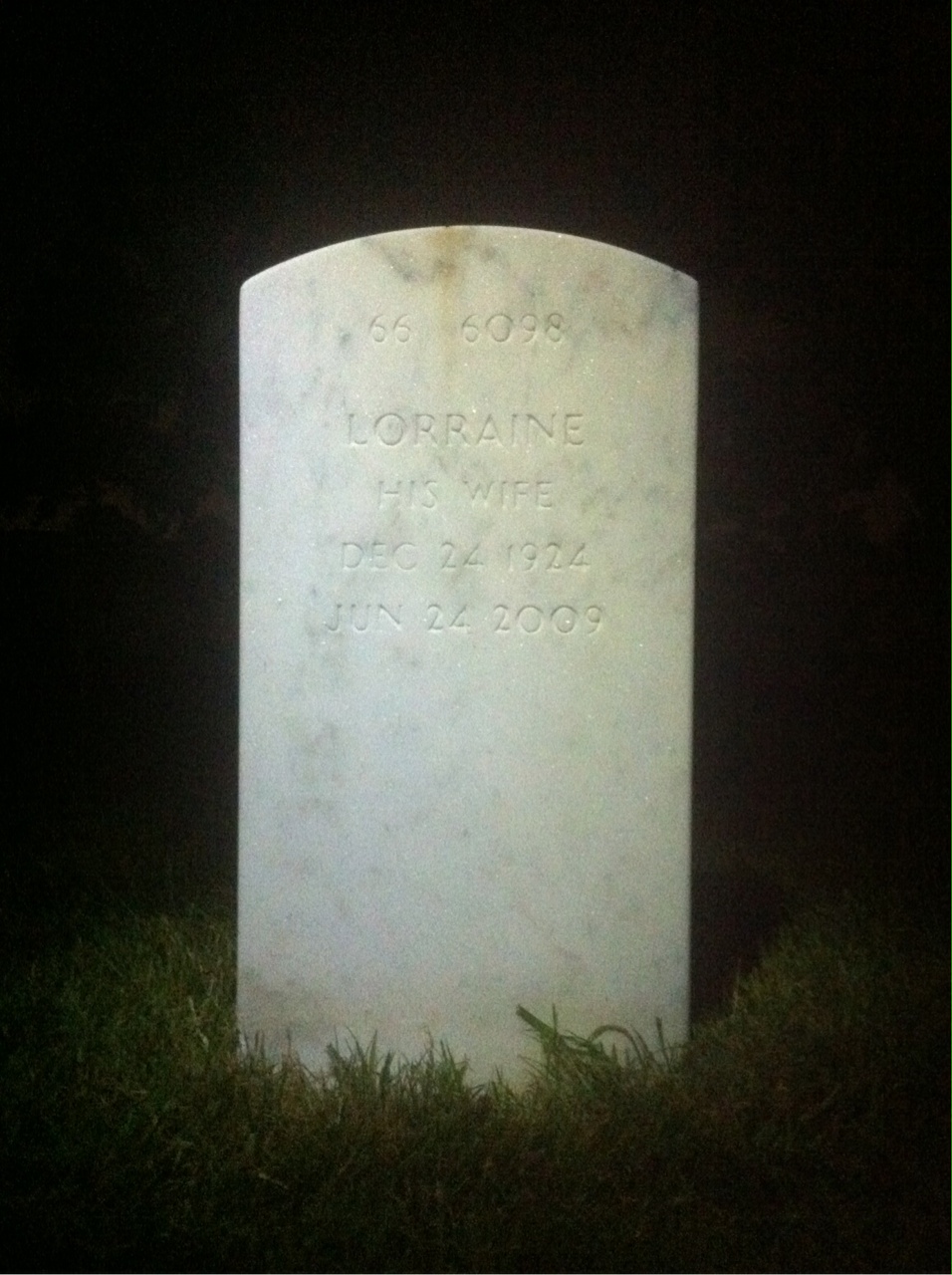 Back of headstone — Oscar Fernandez