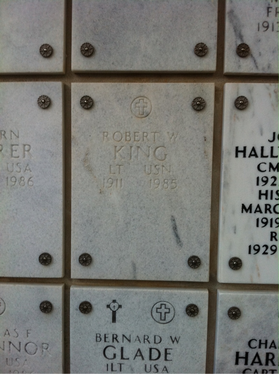 Robert W King