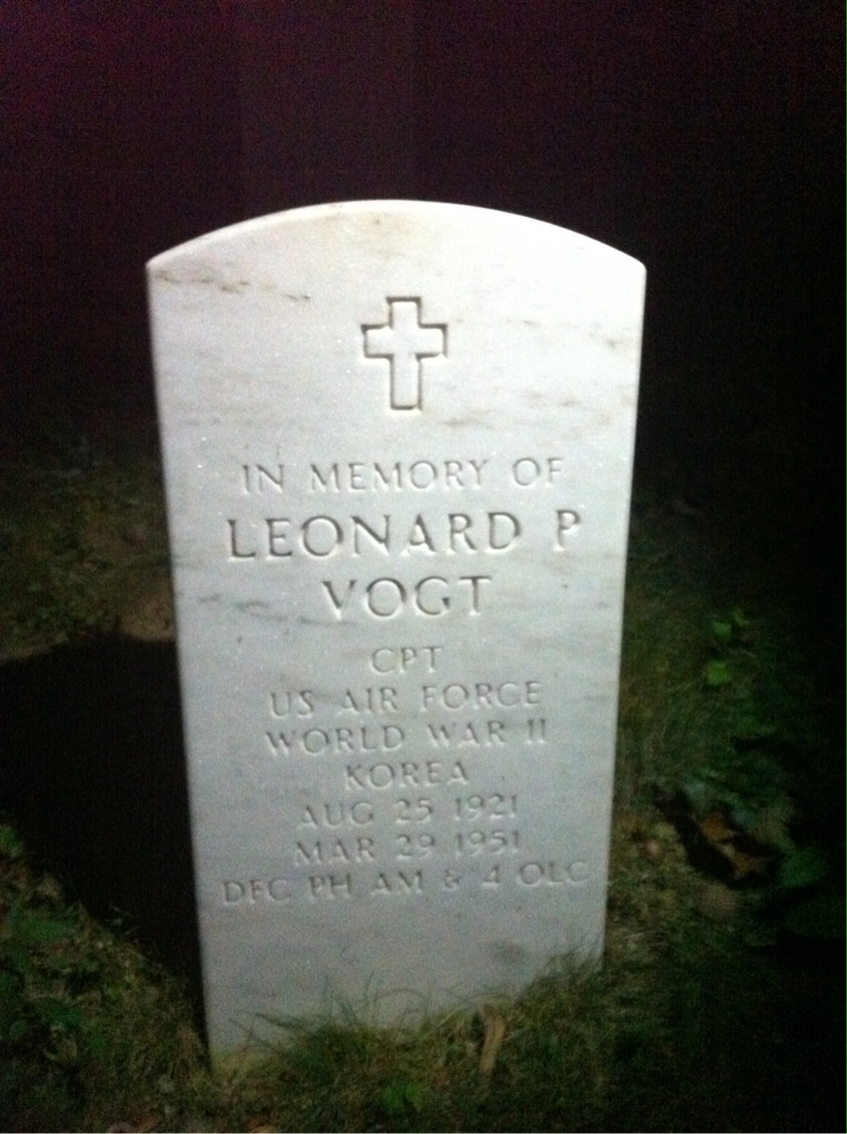 Headstone of Leonard P Vogt