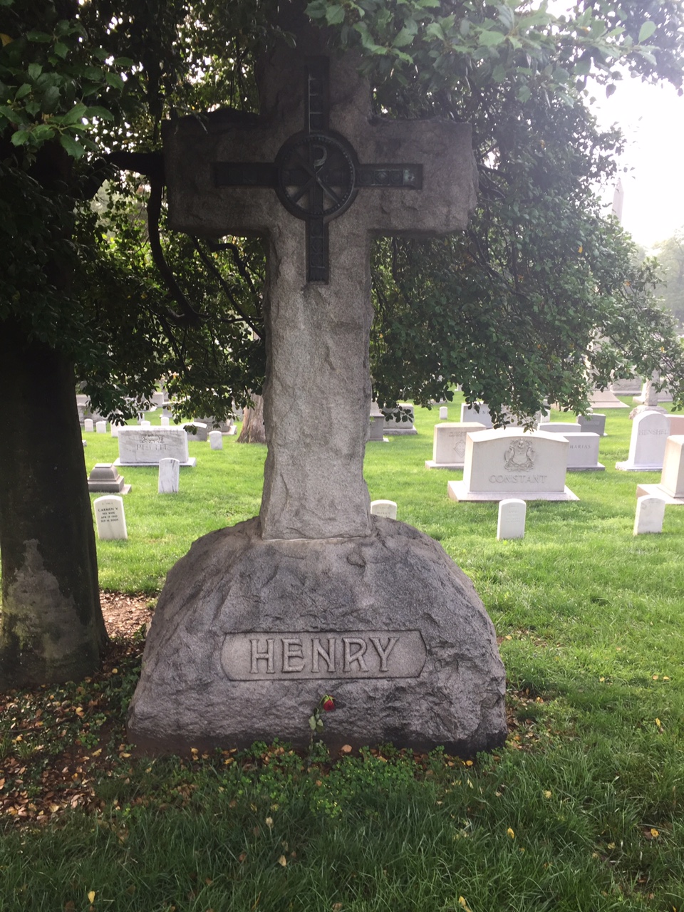 Headstone of Guy V. Henry