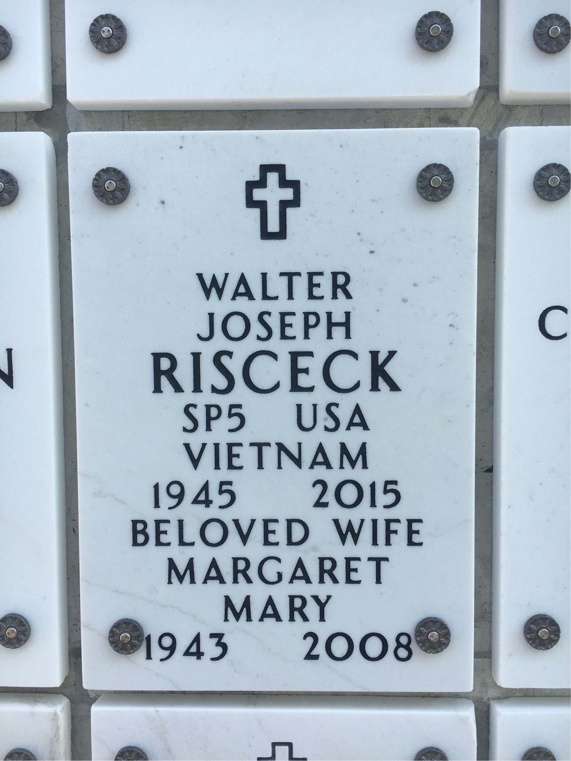 Walter J Risceck