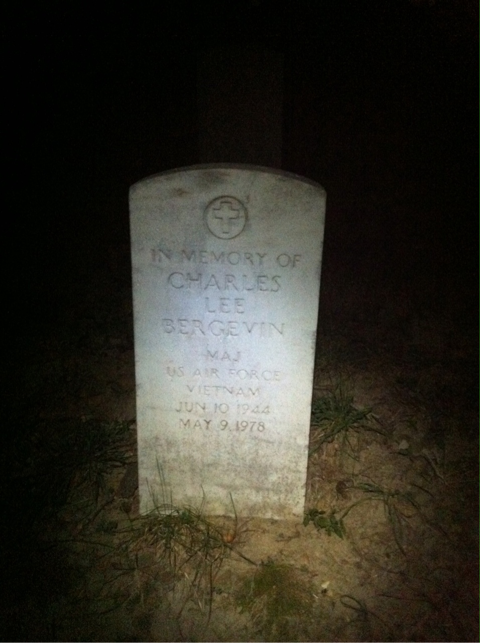 Headstone of Charles Lee Bergevin
