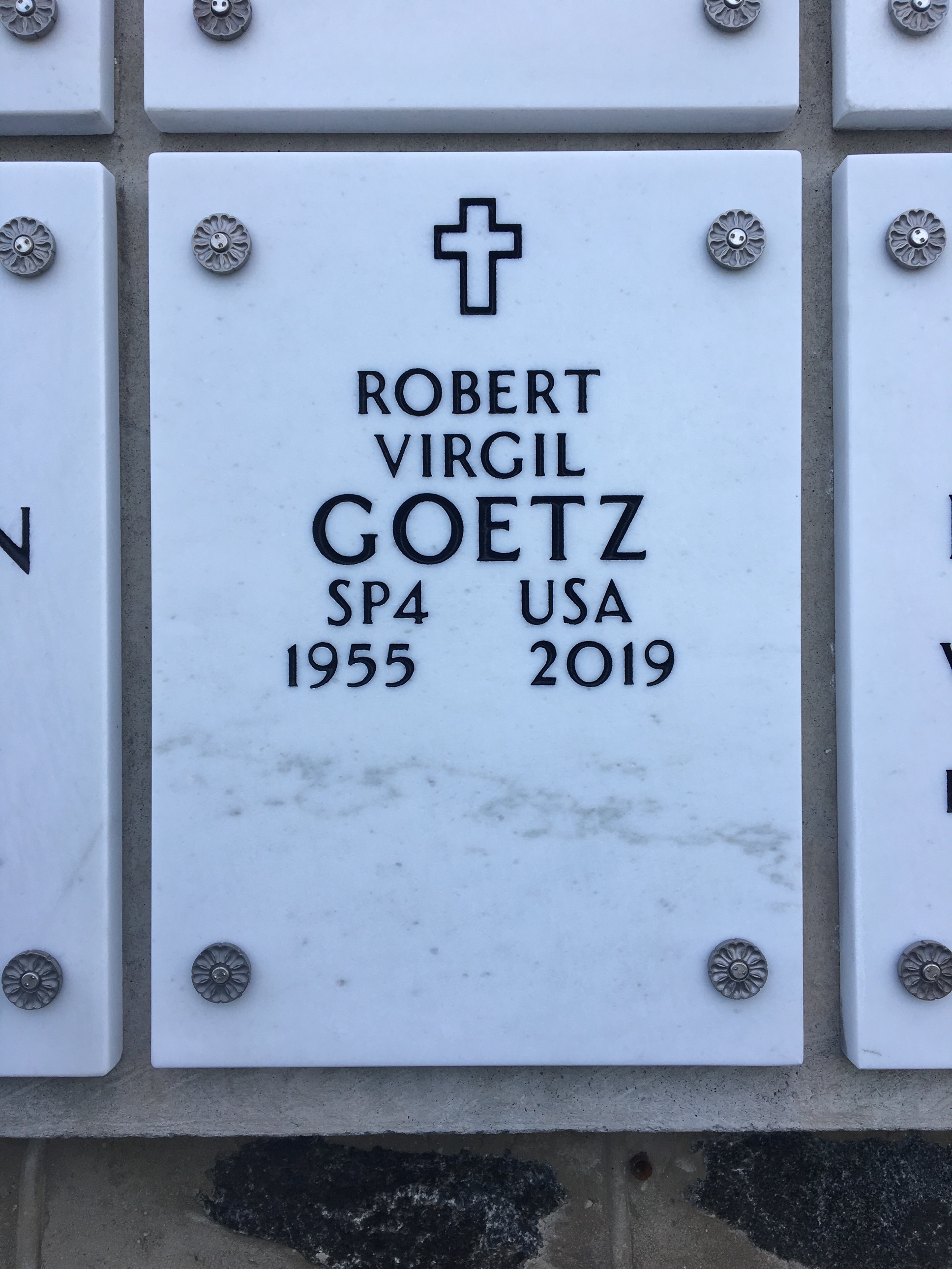 Robert V Goetz