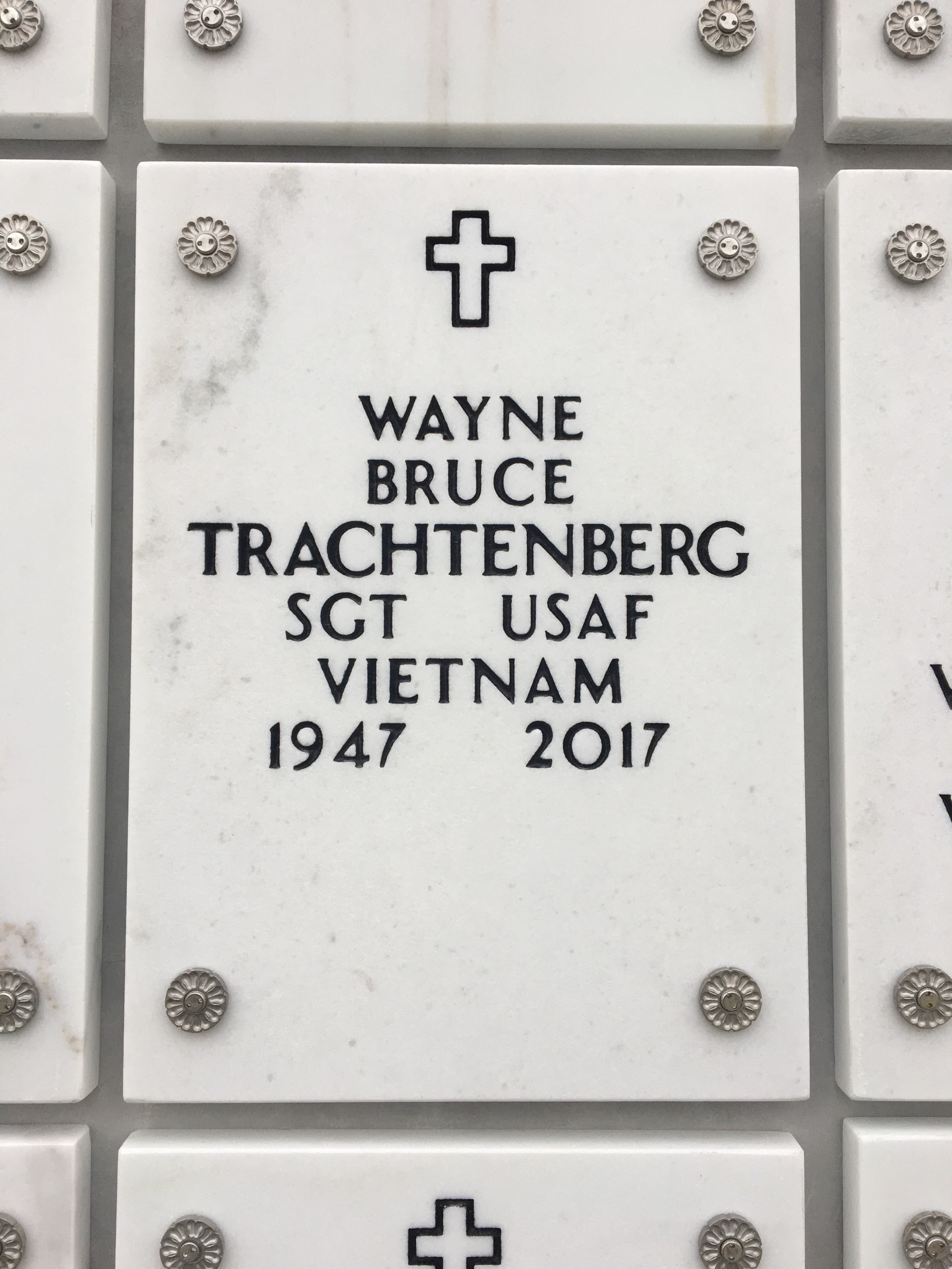 Wayne B Trachtenberg