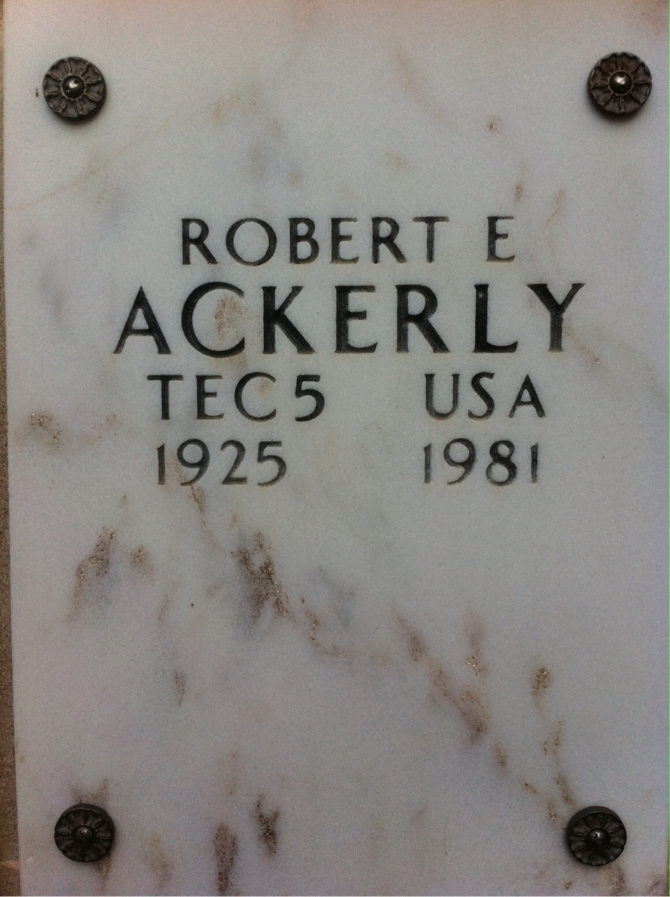Robert Ackerly