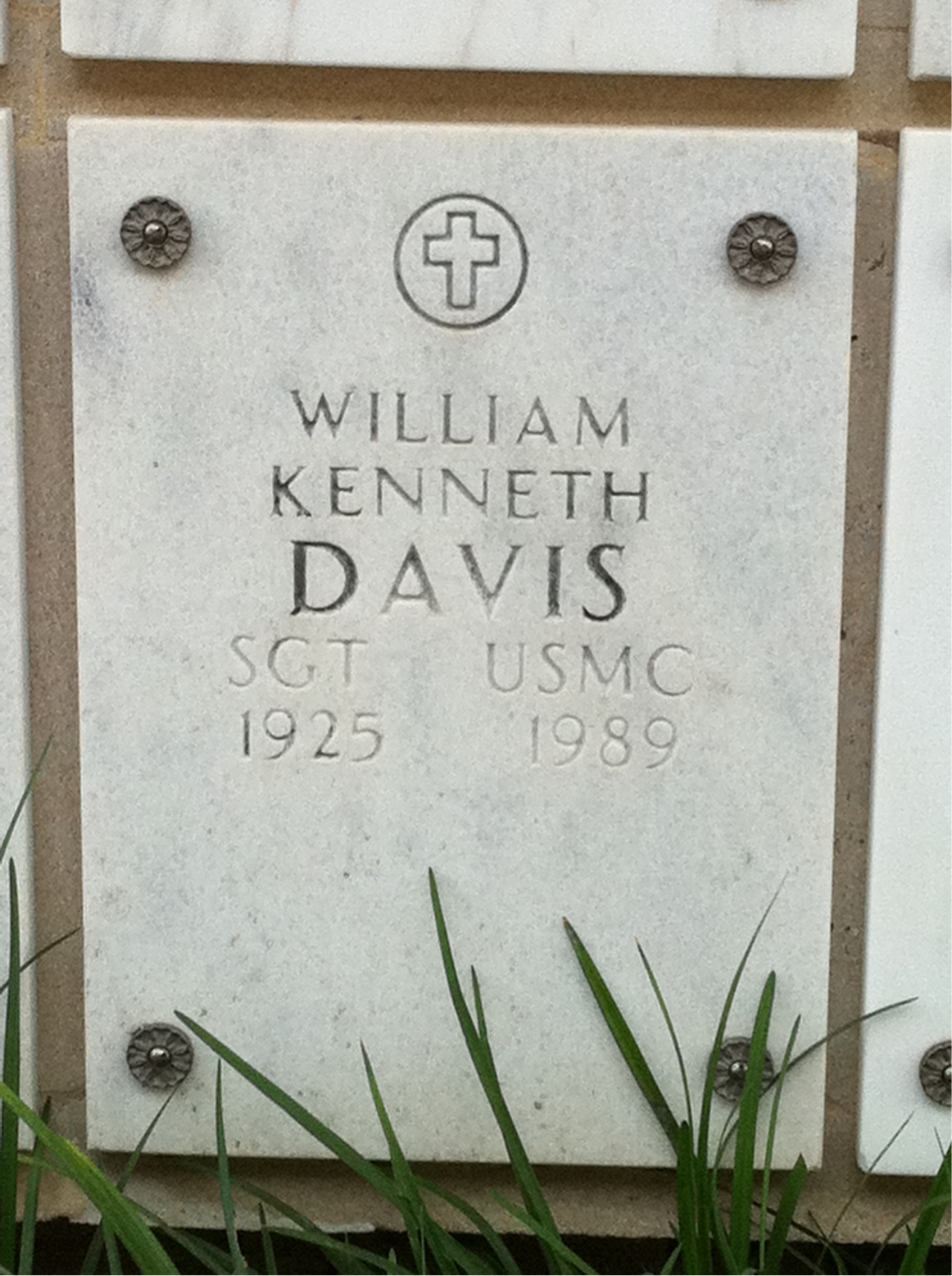 William T Davis