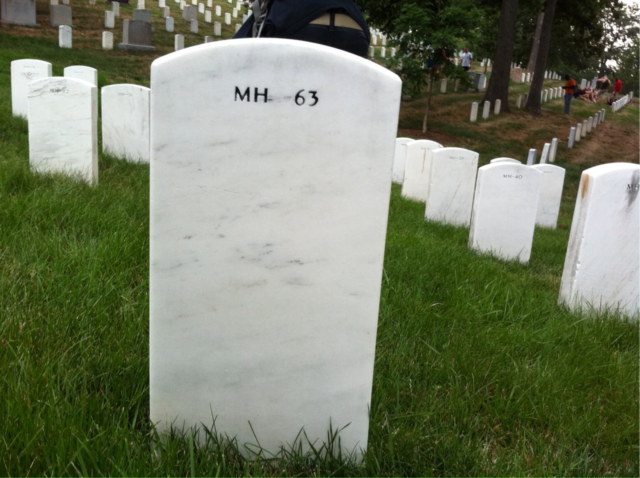 Back of headstone — Dewey Sund