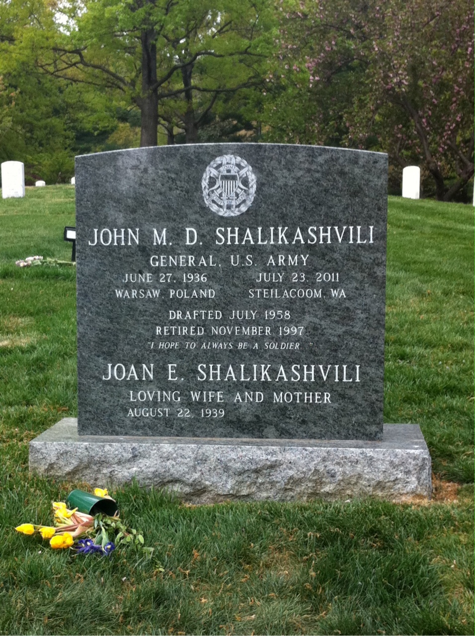 Headstone of John M Shalikashvili
