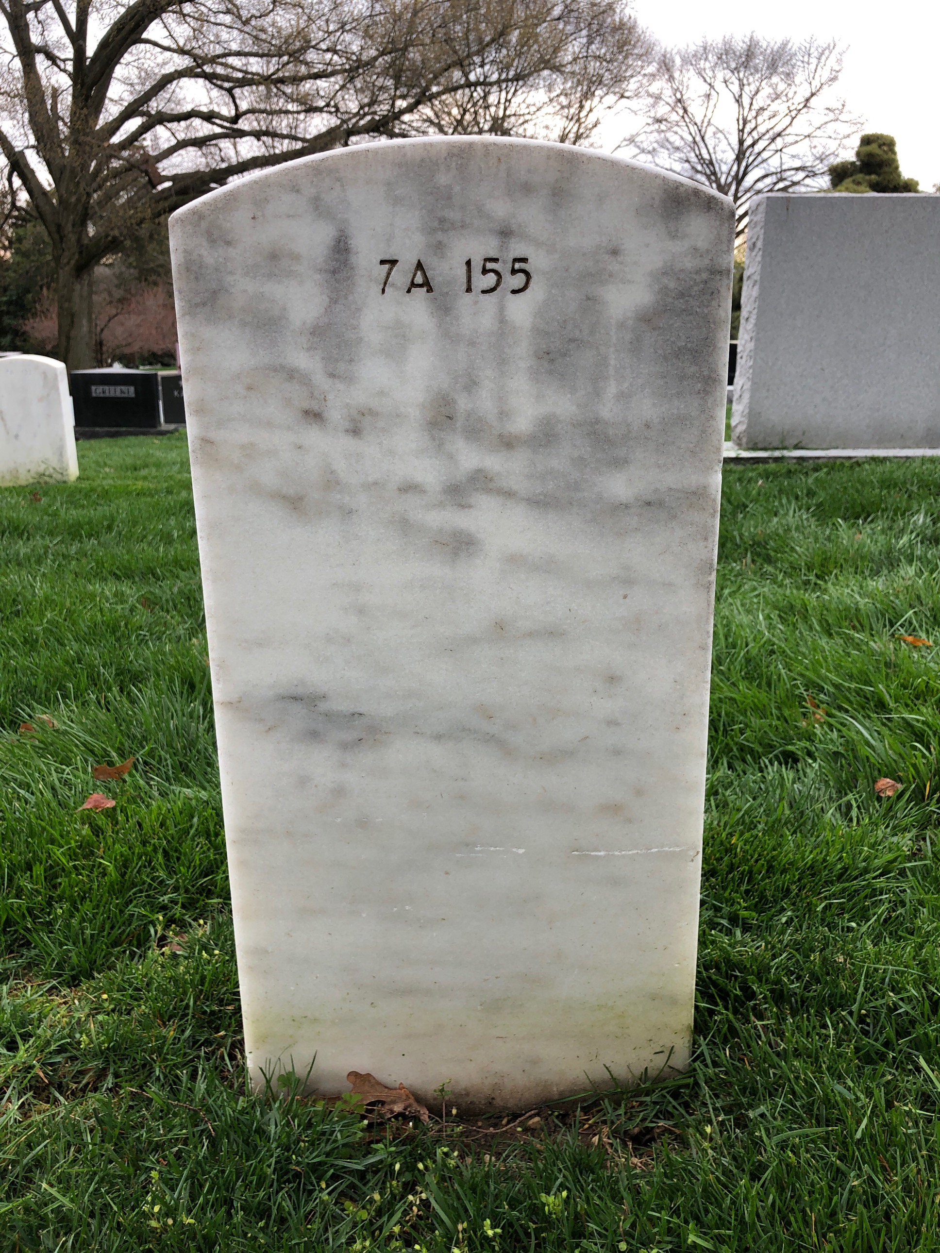 Headstone of Lloyd L Burke