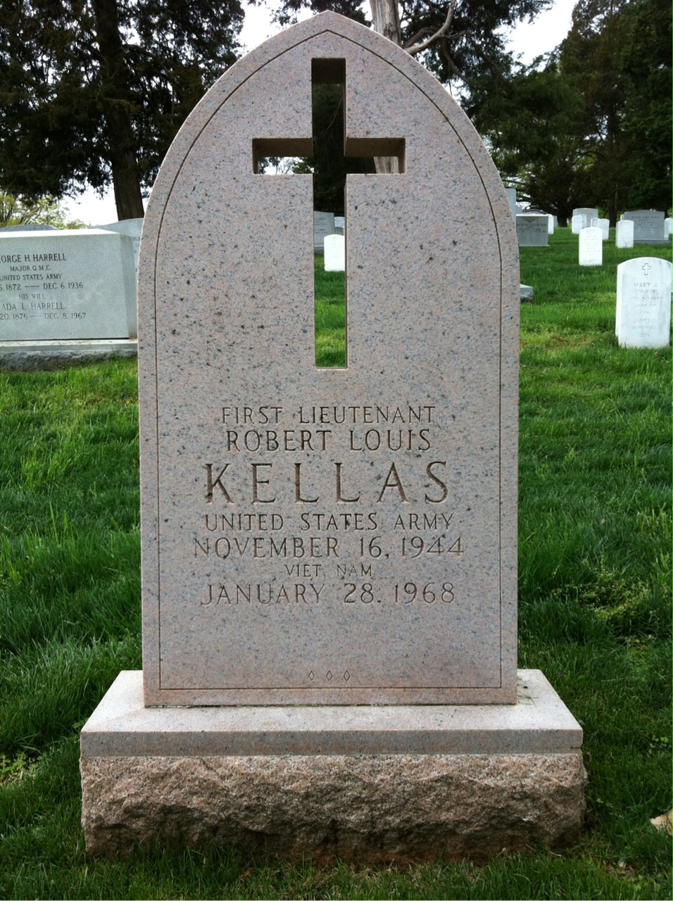 Headstone of Robert Louis Kellas