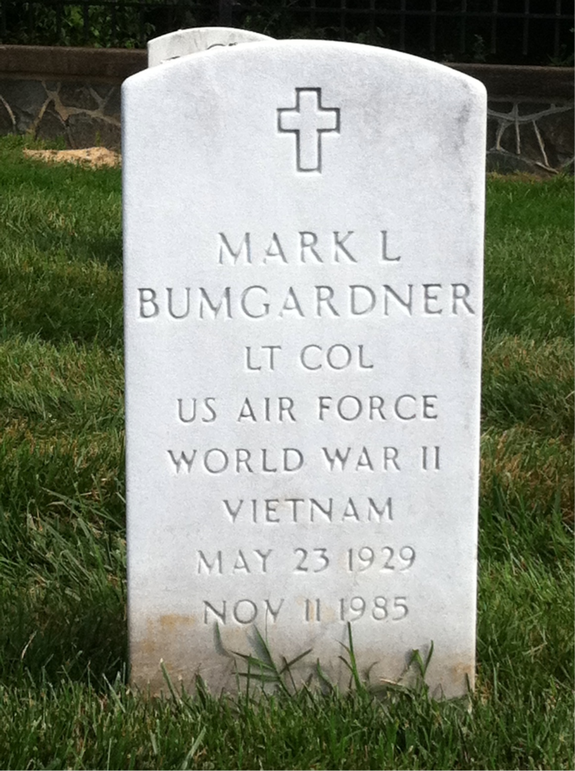 Mark L Bumgardner