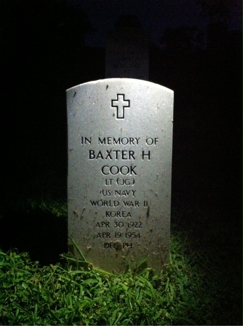 Headstone of Baxter H Cook