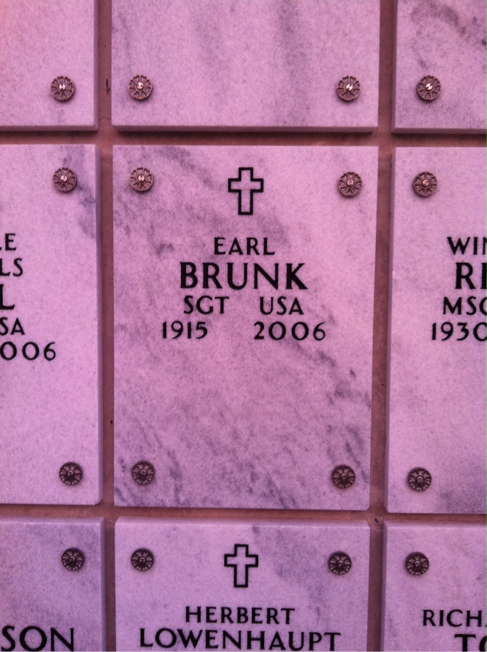 Earl Brunk