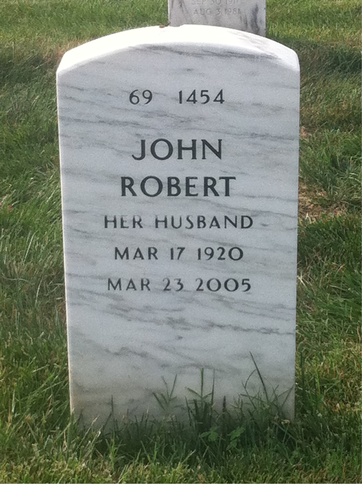 Back of headstone — Edna Grant