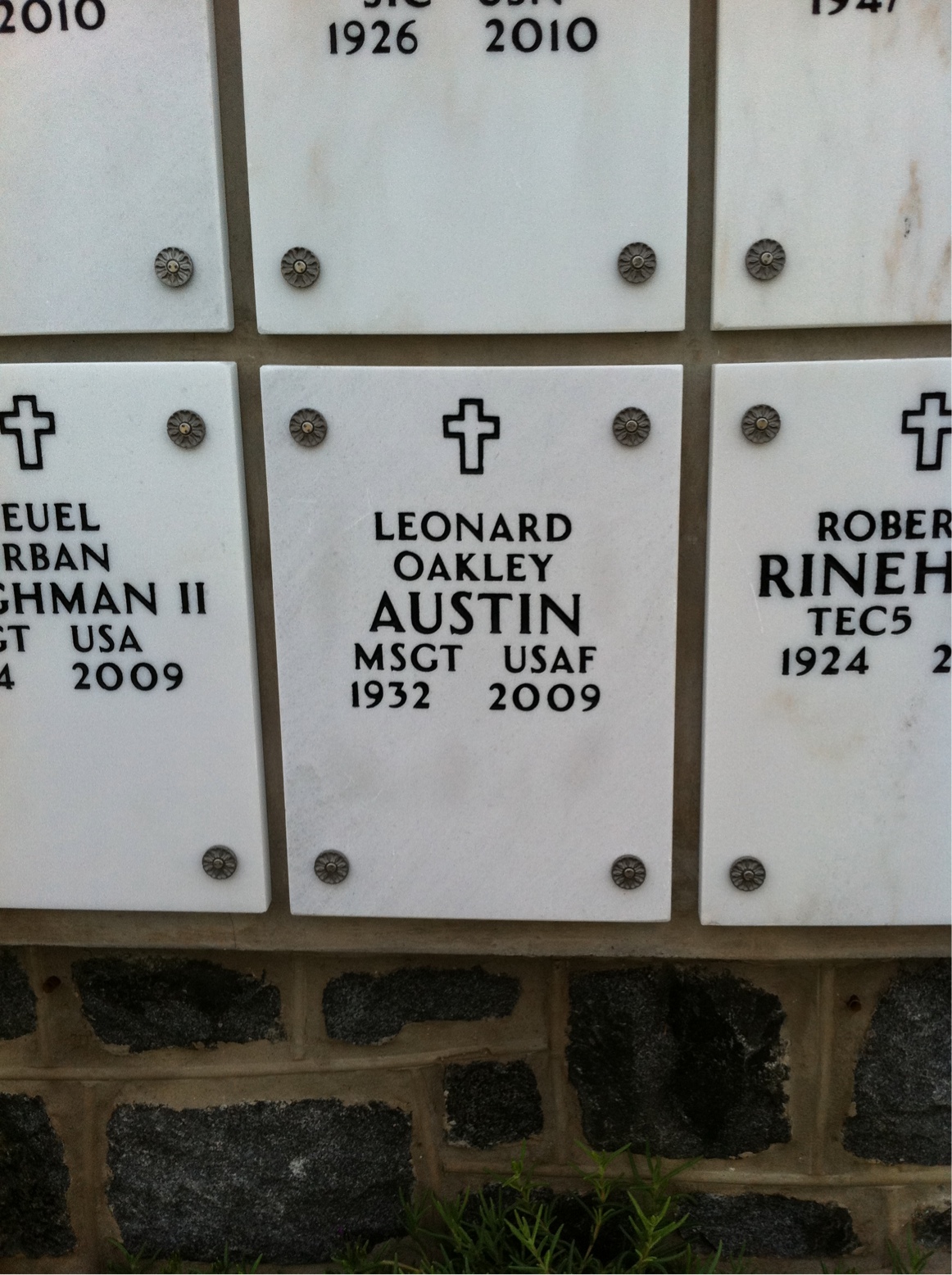 Leonard Austin