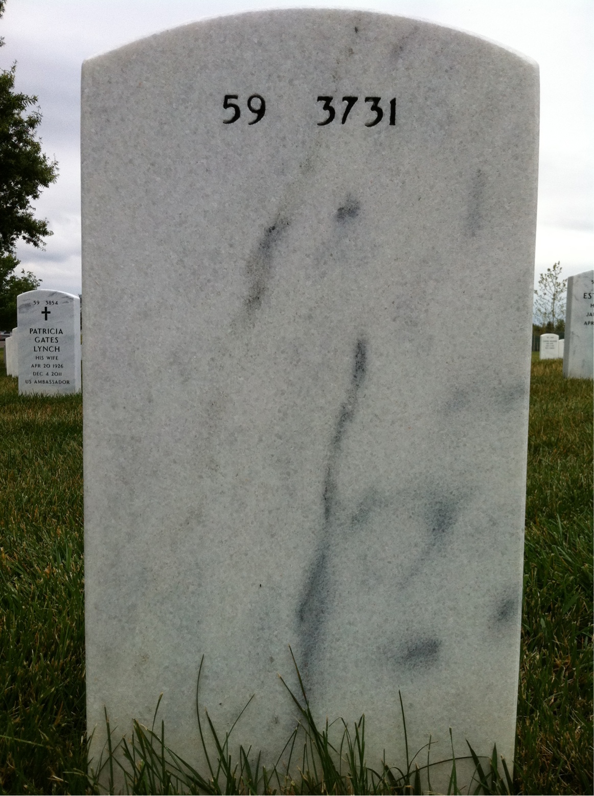 Back of headstone — Wendell Lueker