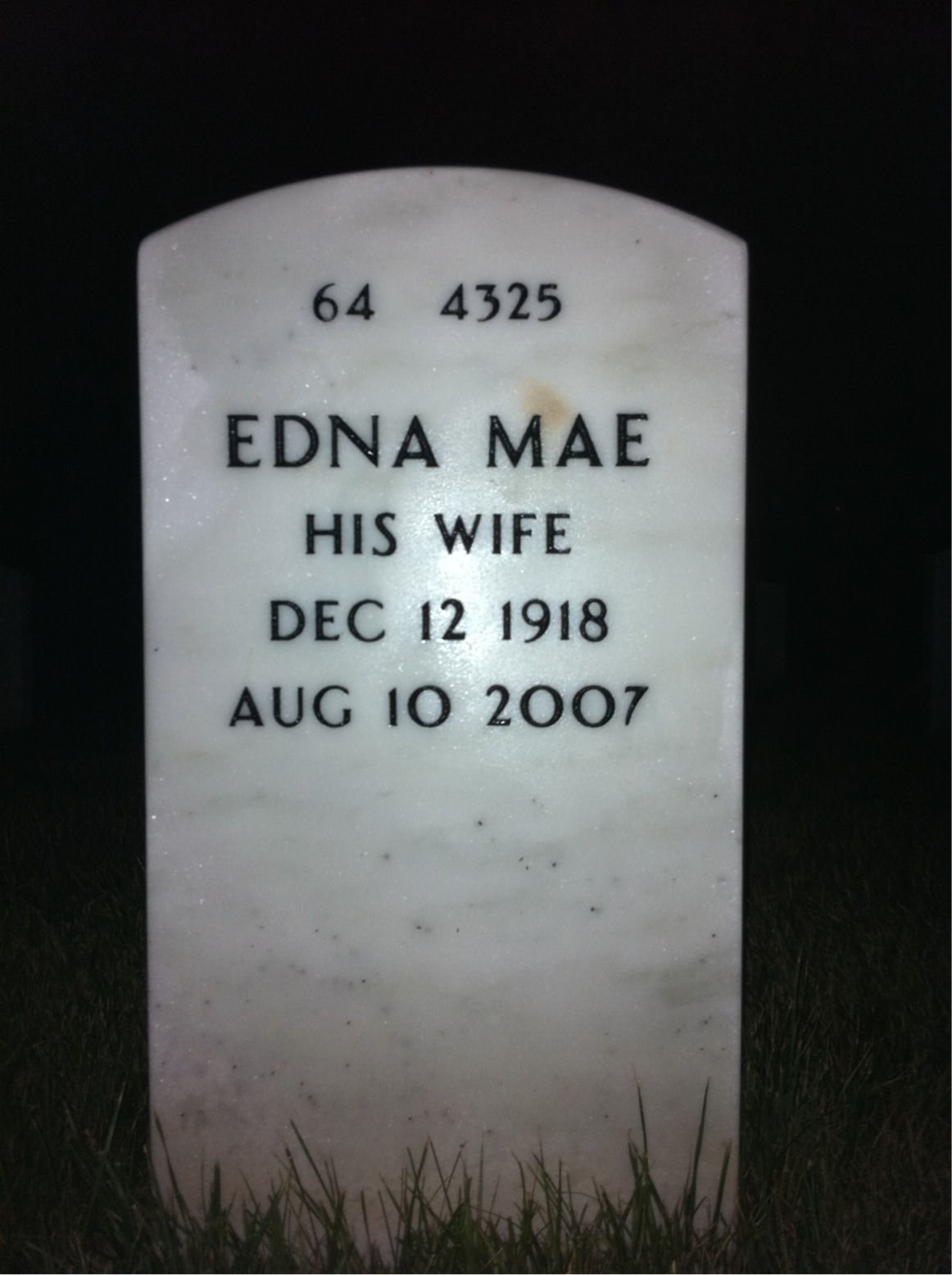 Back of headstone — Hollies Lockaby