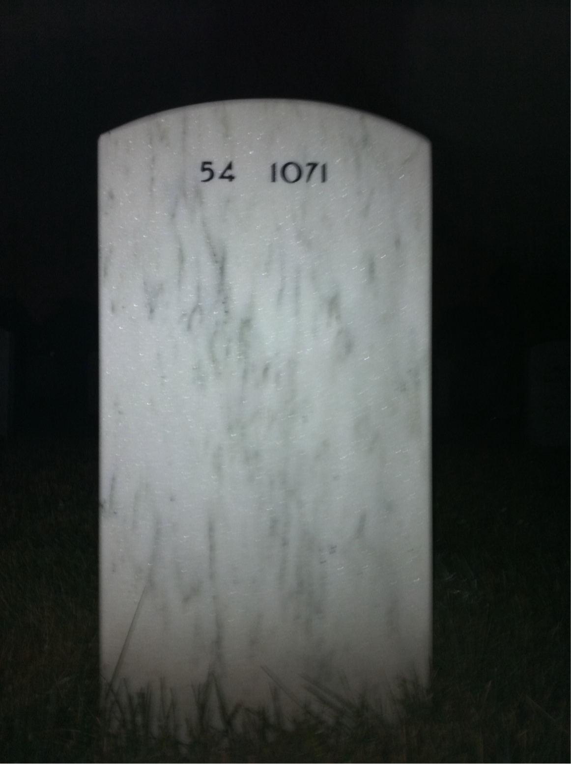 Back of headstone — Leslie Moss