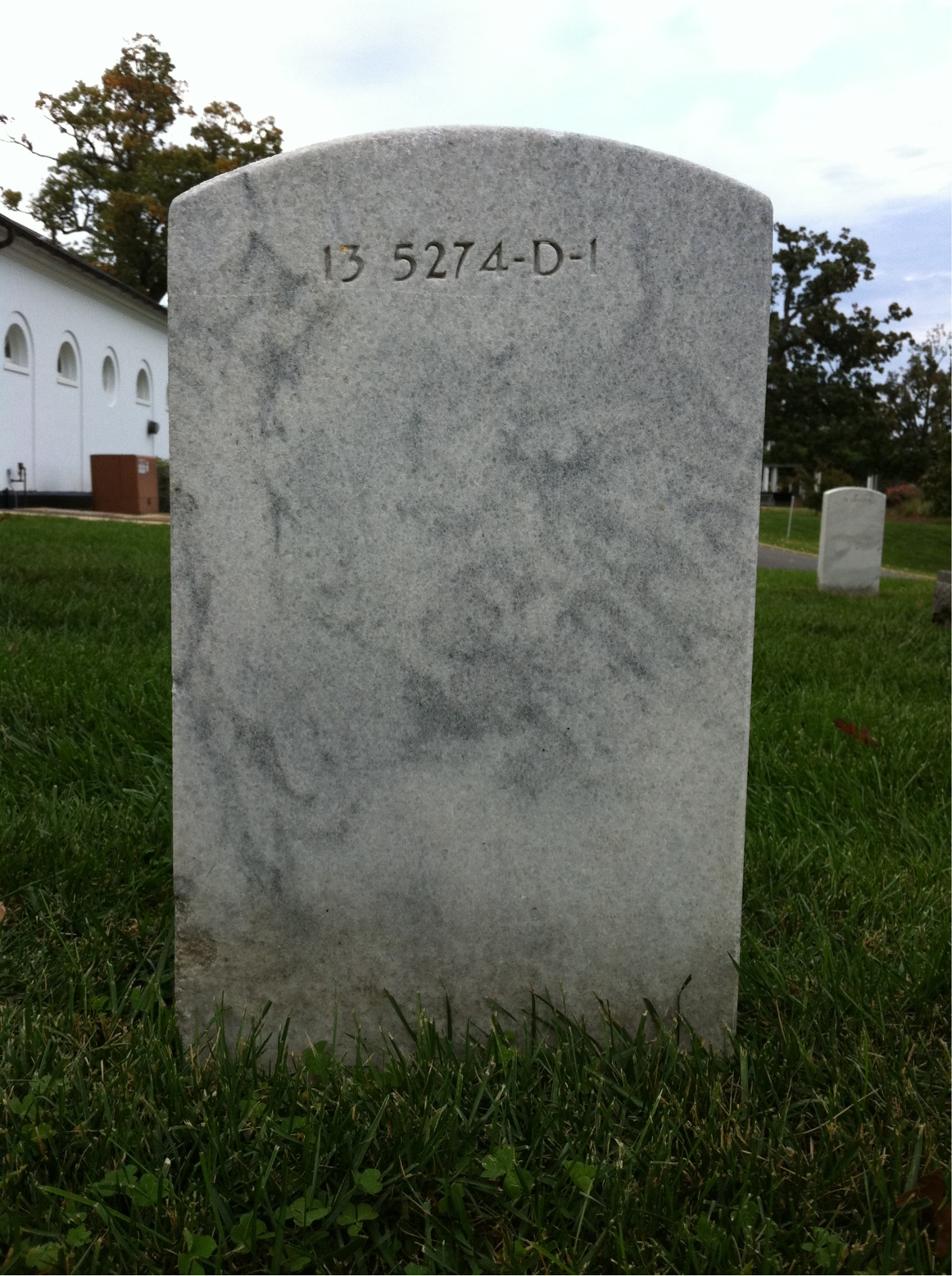 Back of headstone — Linda Aquinaldo