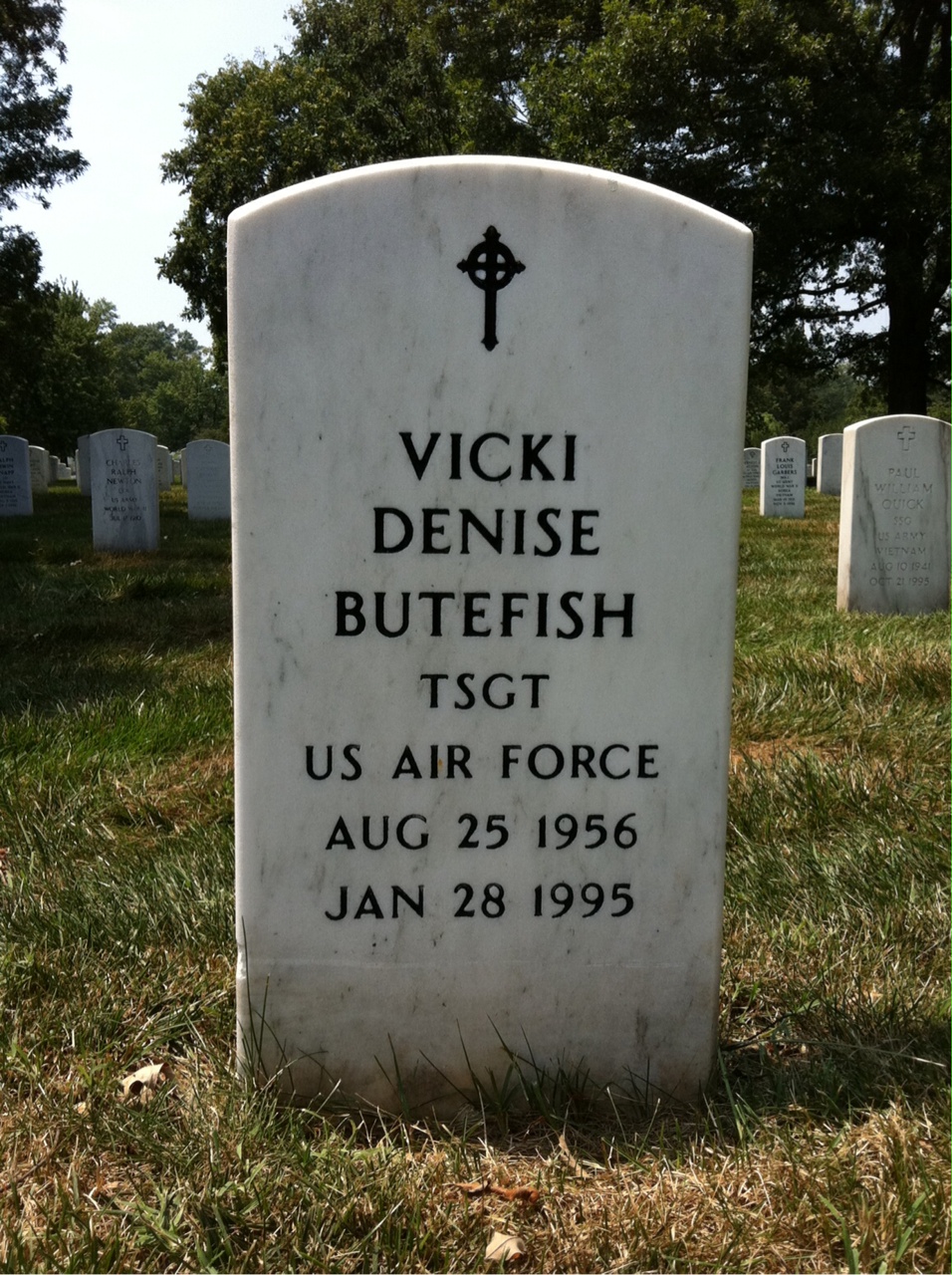 Vicki D Butefish