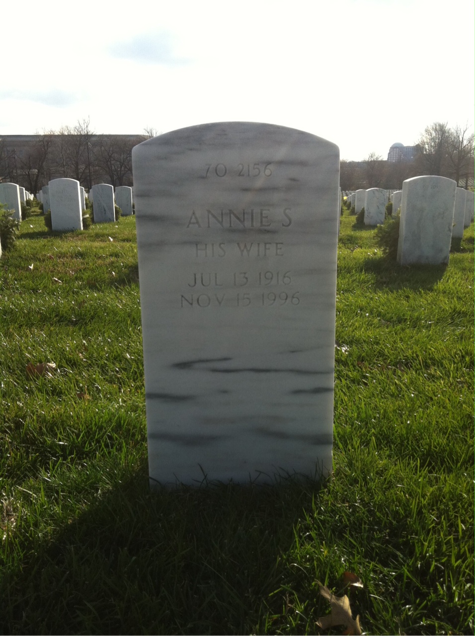 Back of headstone — Dwayne Mills