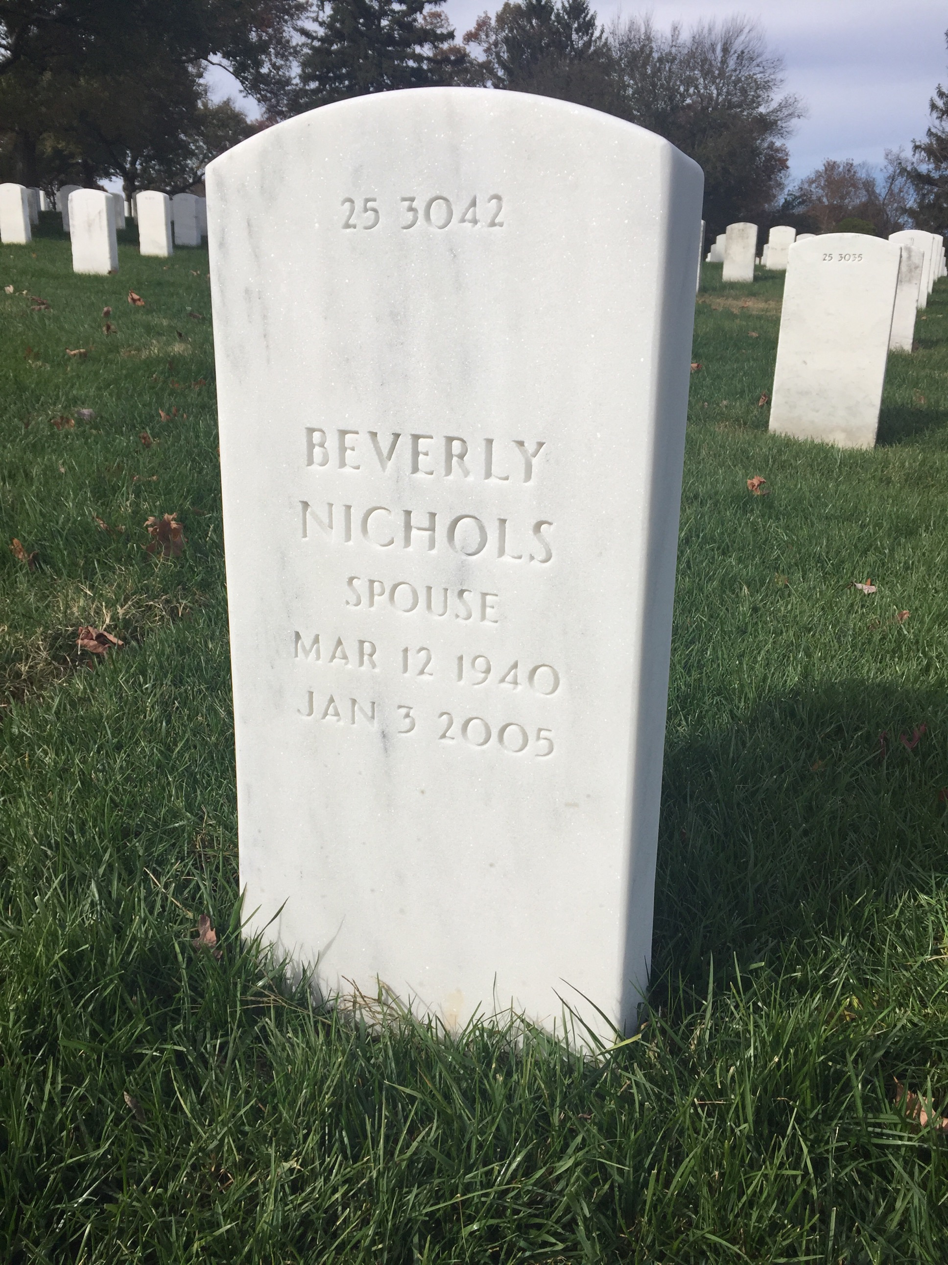 Back of headstone — Erik Larsen