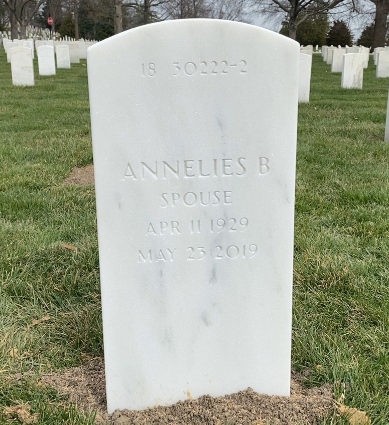 Back of headstone — Kui Mow