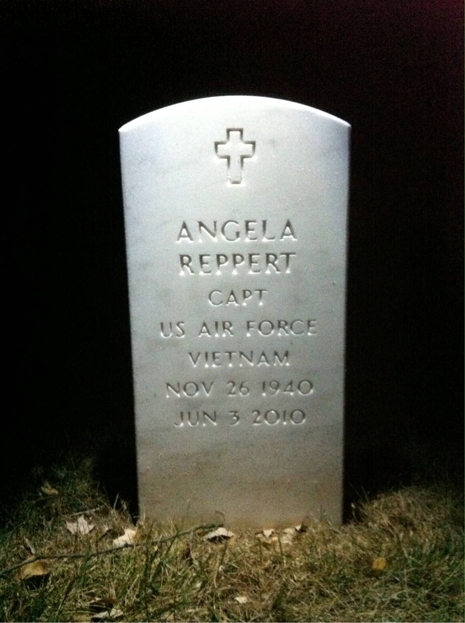 Angela G Reppert