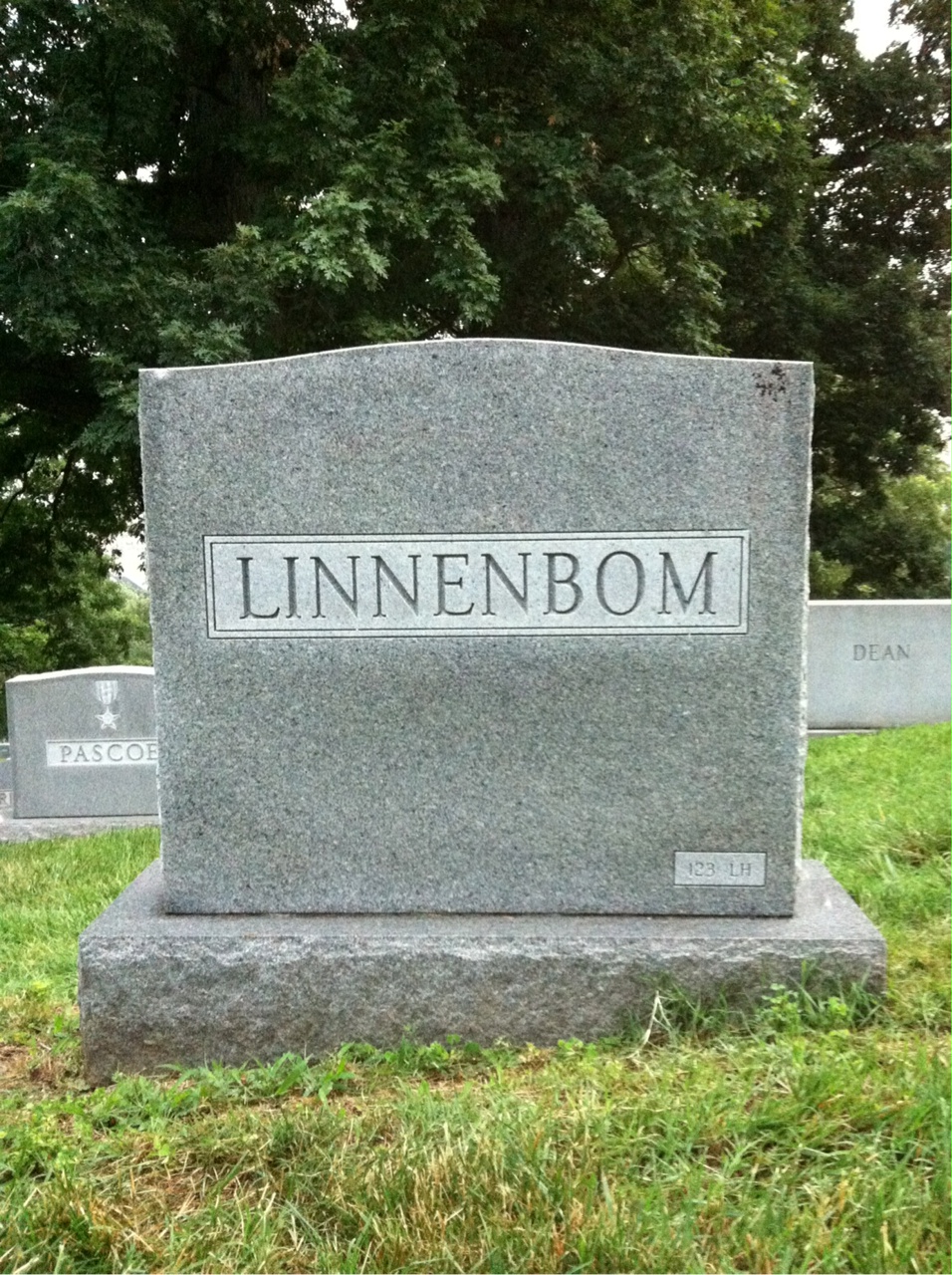 Back of headstone — Victor Linnenbom