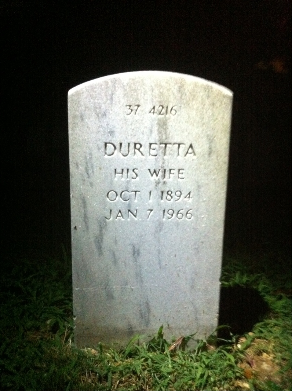 Back of headstone — Duretta Muller