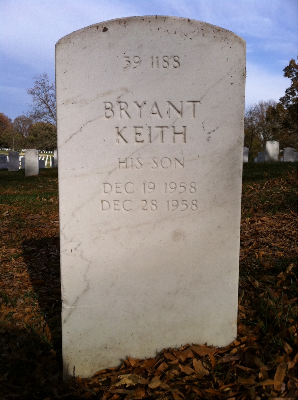 Back of headstone — Verlon E Newman