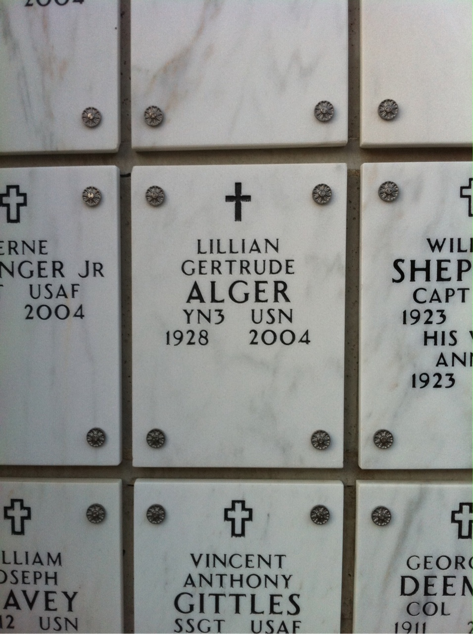 Lillian Alger