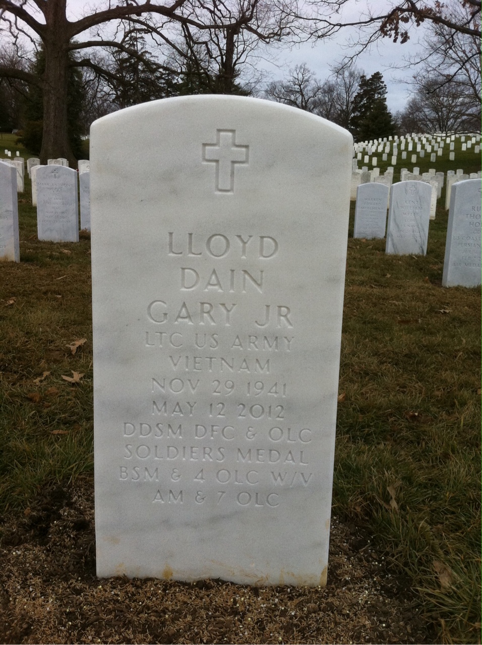 Lloyd D Gary