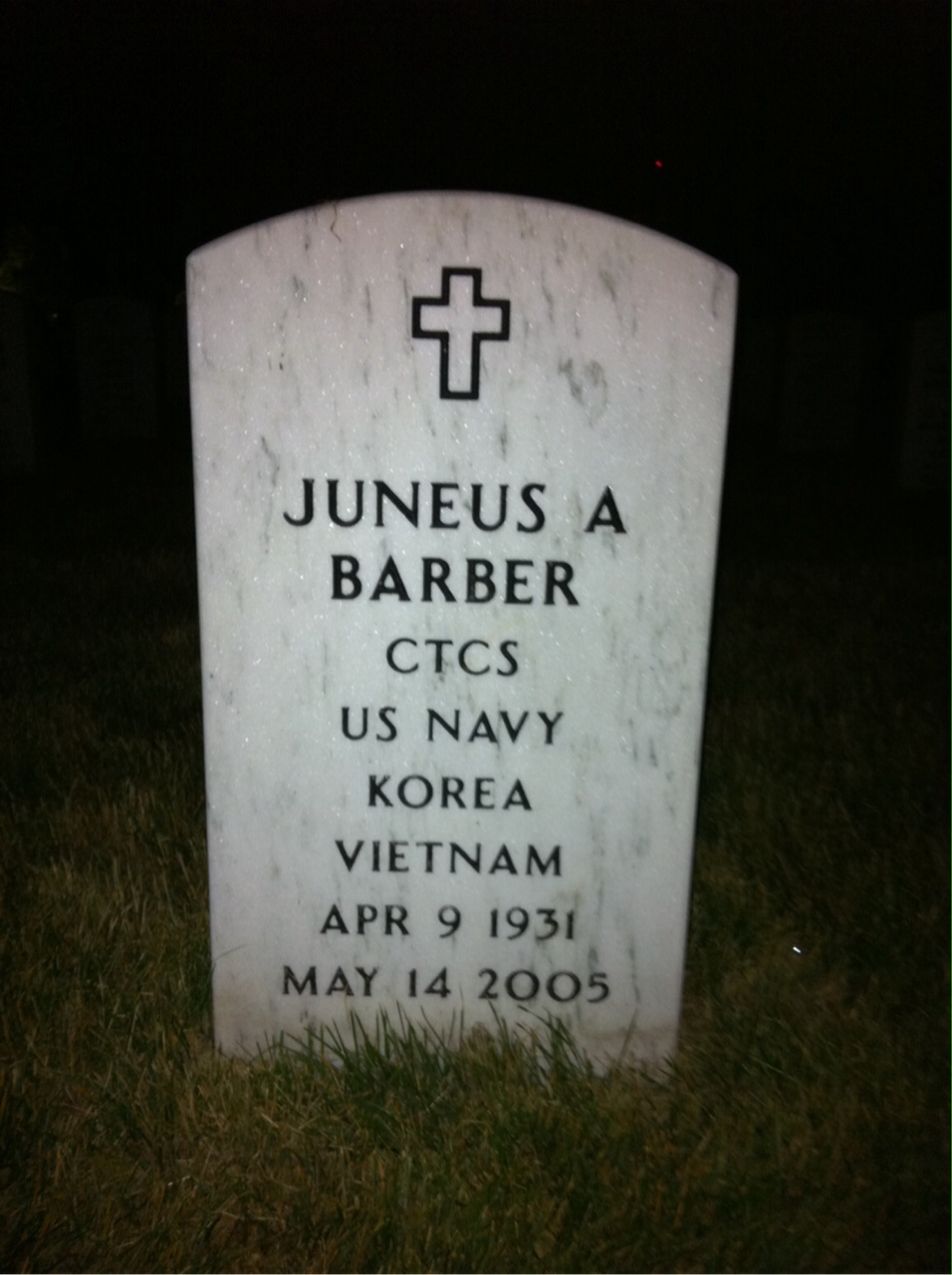 Juneus Barber