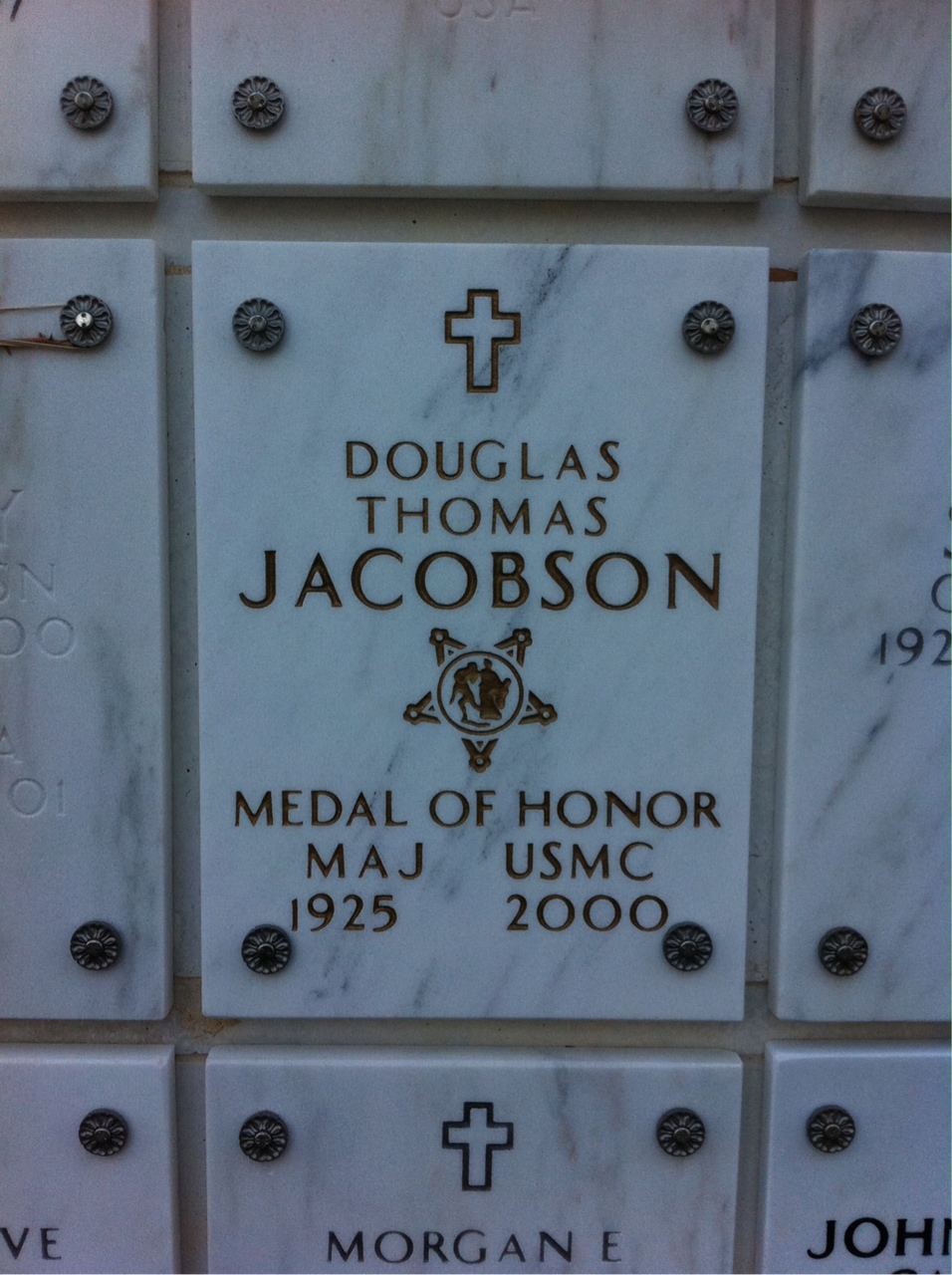Headstone of Douglas T Jacobson