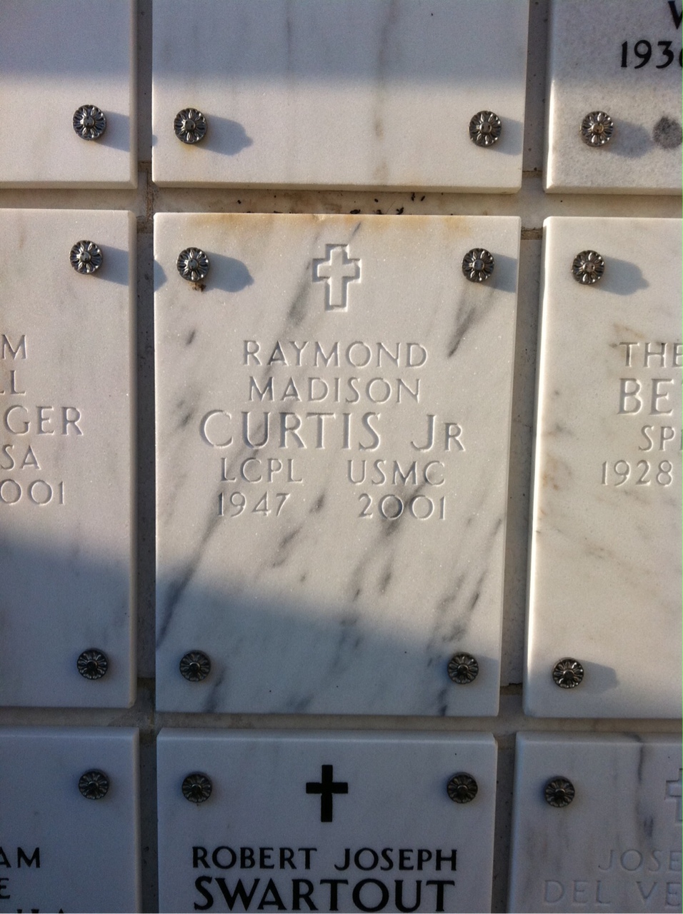 Raymond M Curtis