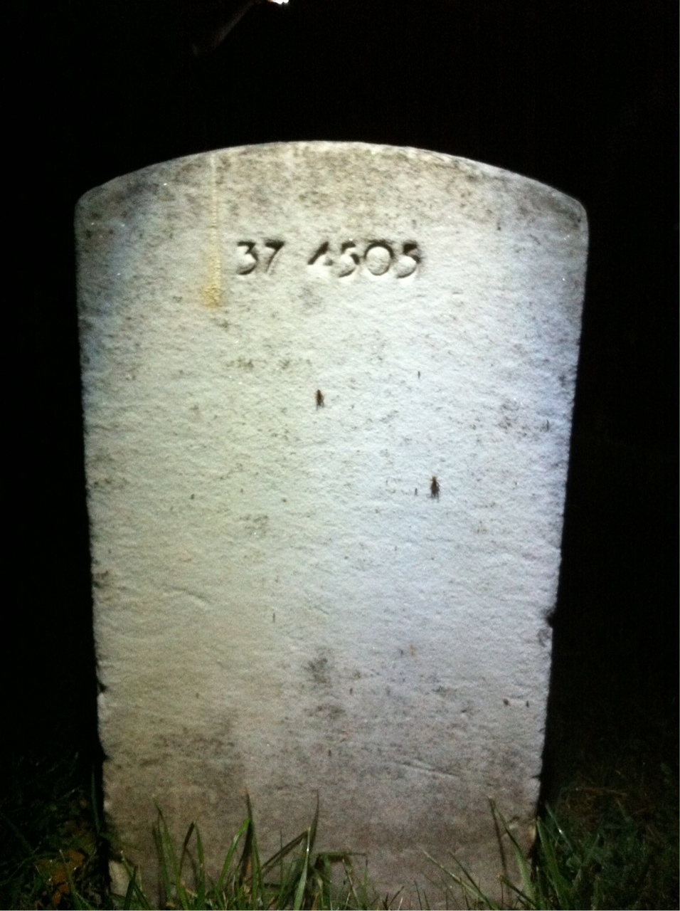 Back of headstone — Marie Moranor