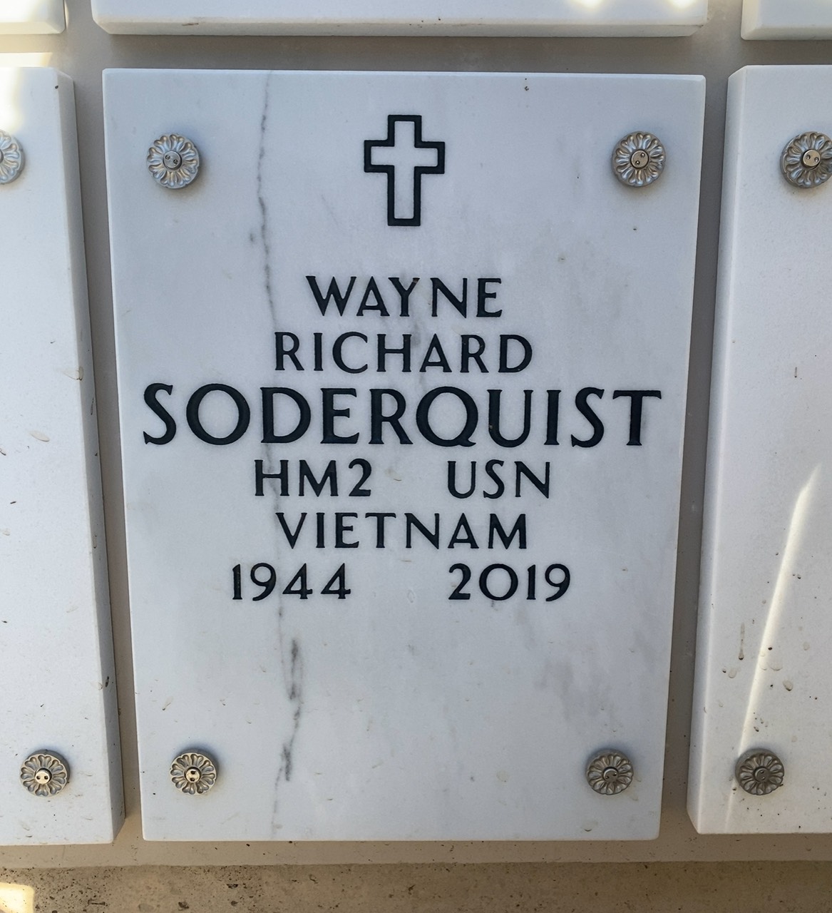 Wayne R Soderquist