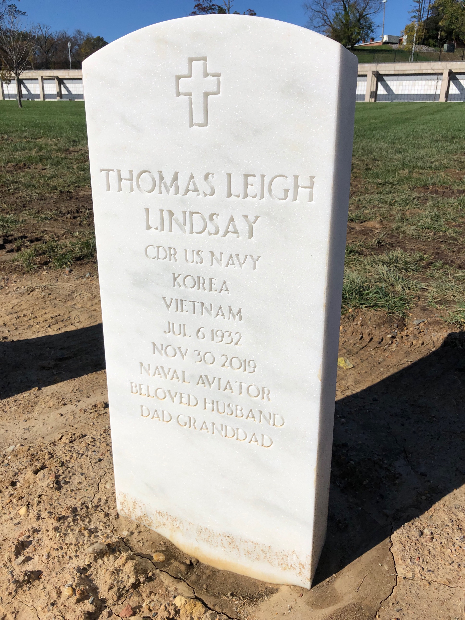 Thomas L Lindsay