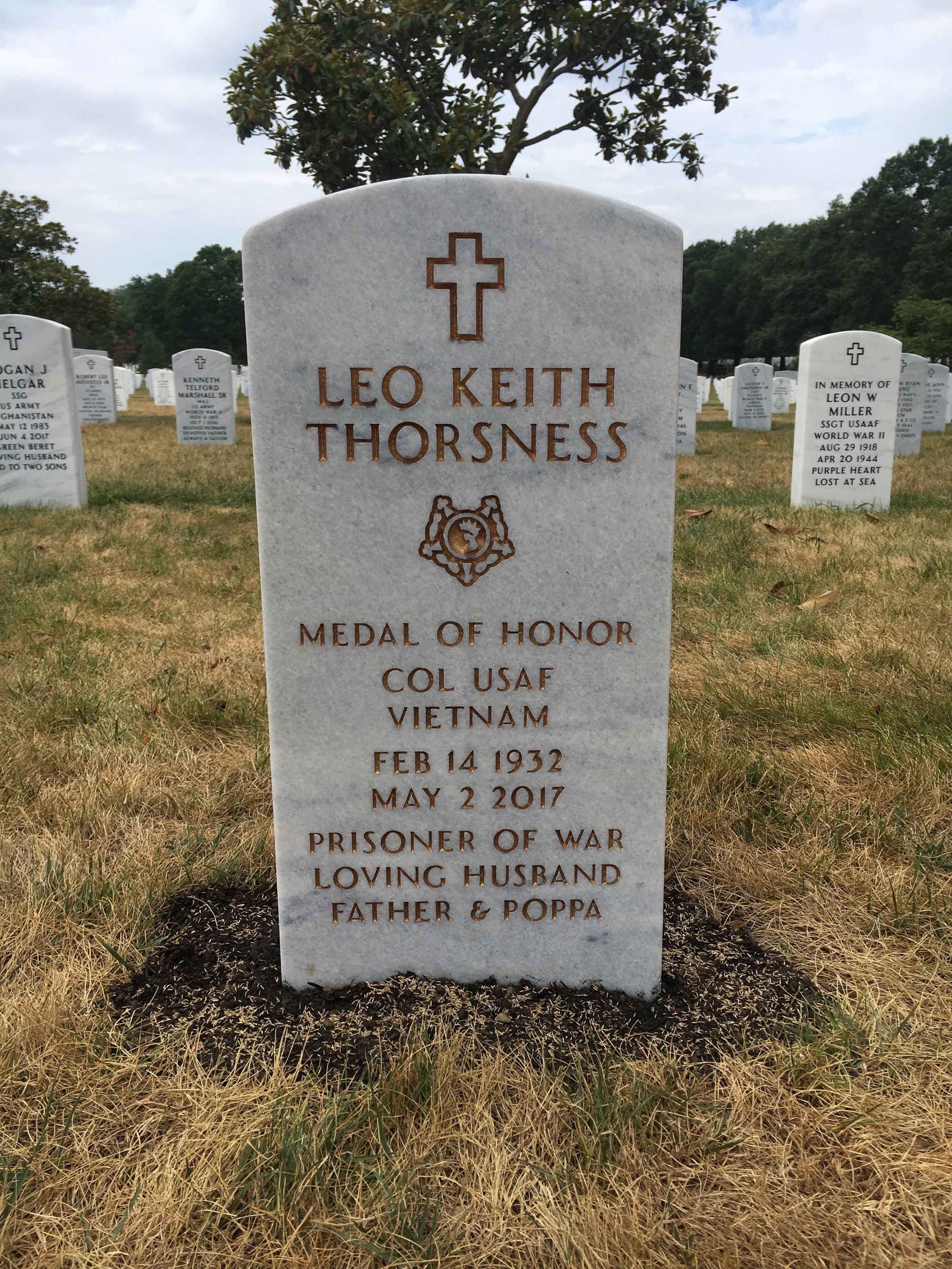 Headstone of Leo K. Thorsness
