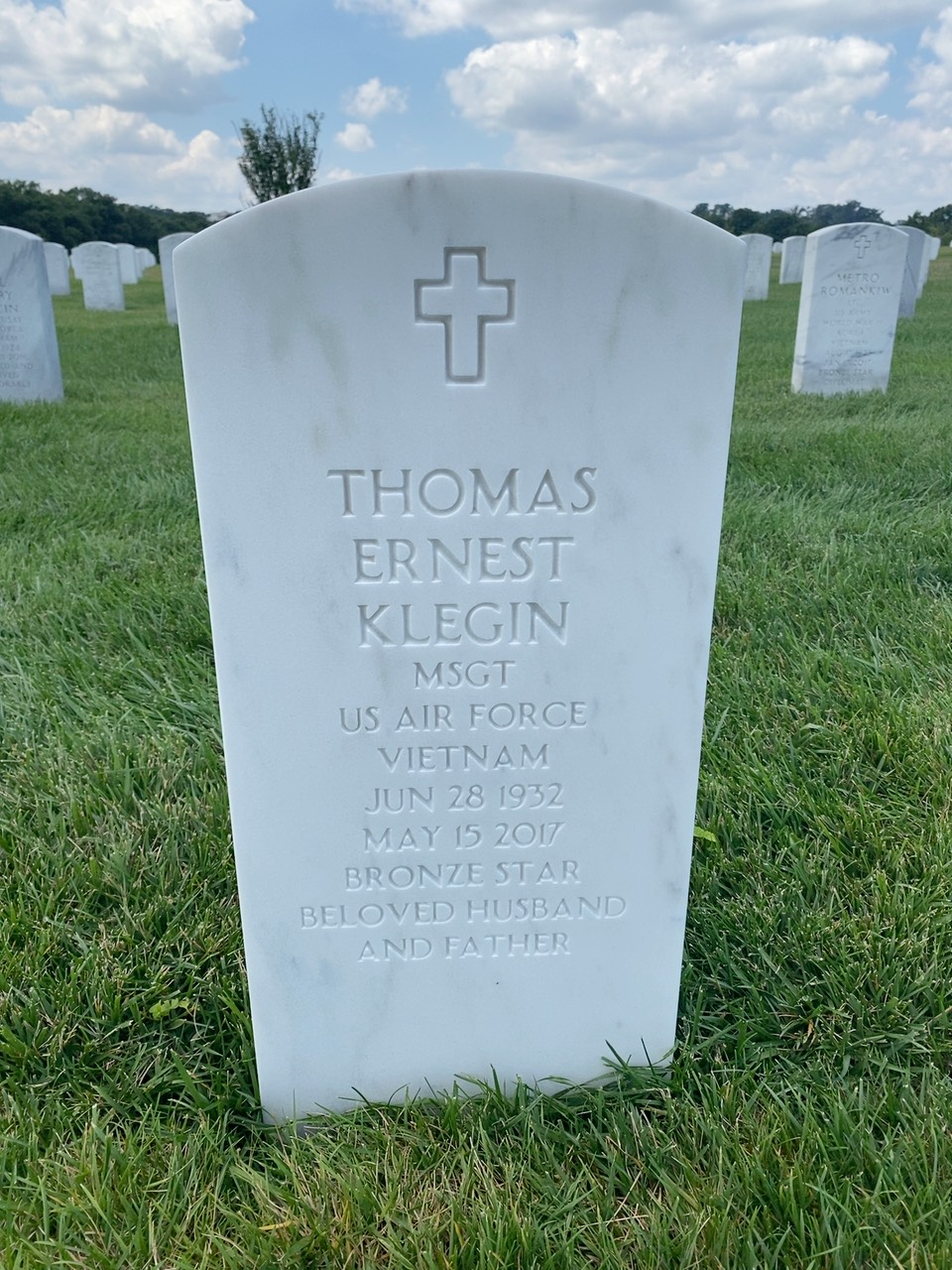 Thomas E Klegin