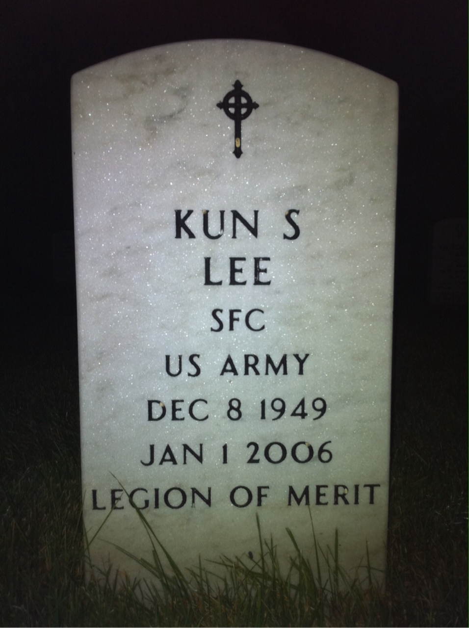Kun Lee