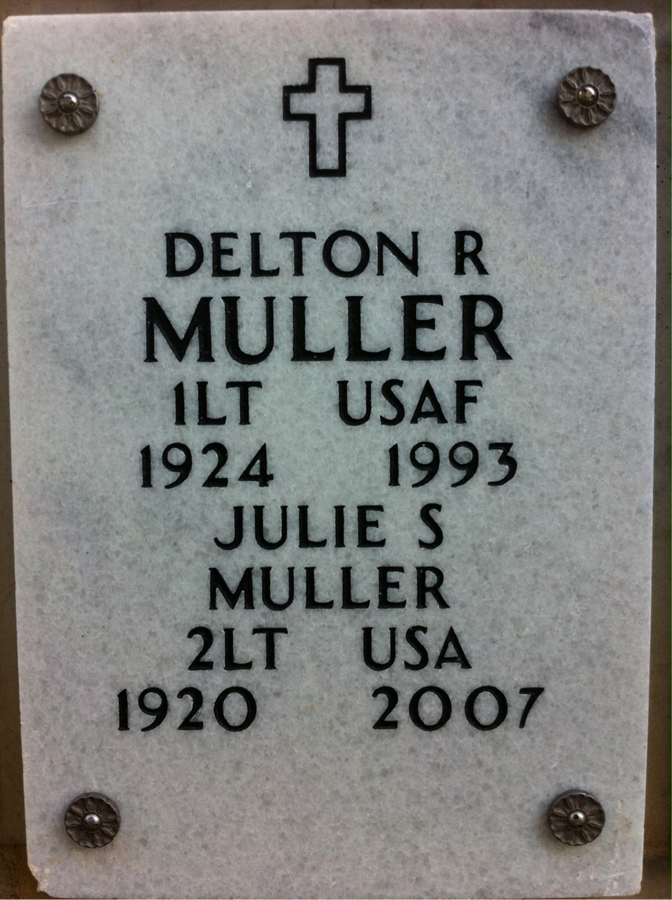 Delton Muller