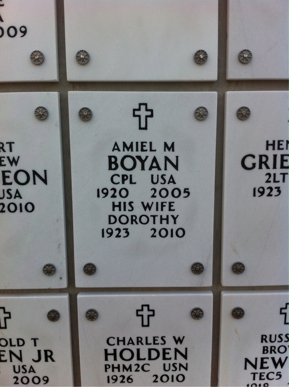 Amiel M Boyan