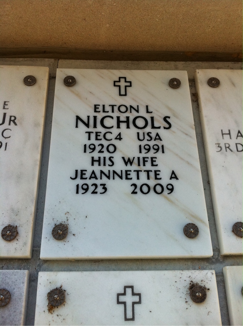 Elton Nichols