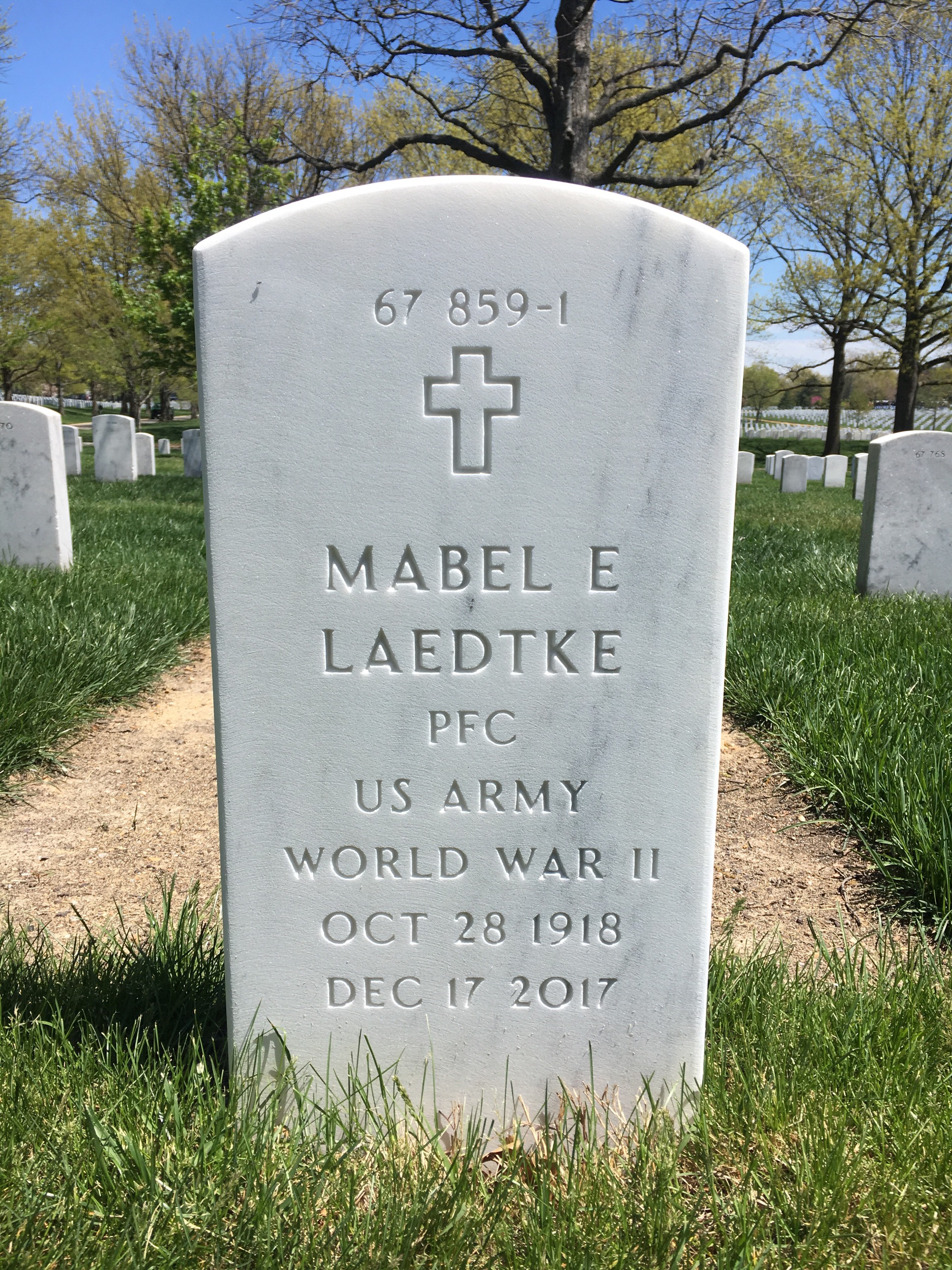 Back of headstone — Elmer Laedtke