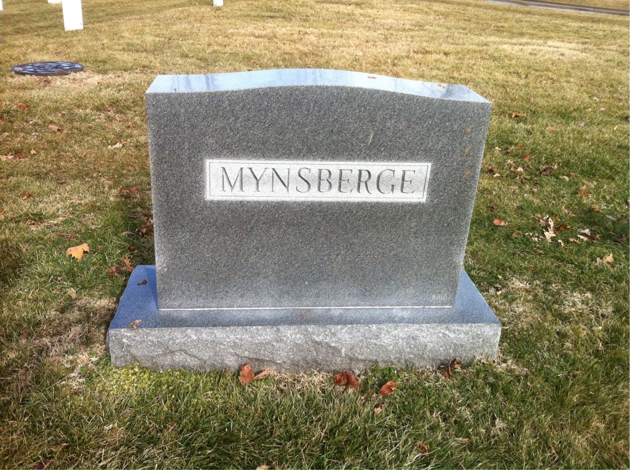 Back of headstone — Maurice Mynsberge