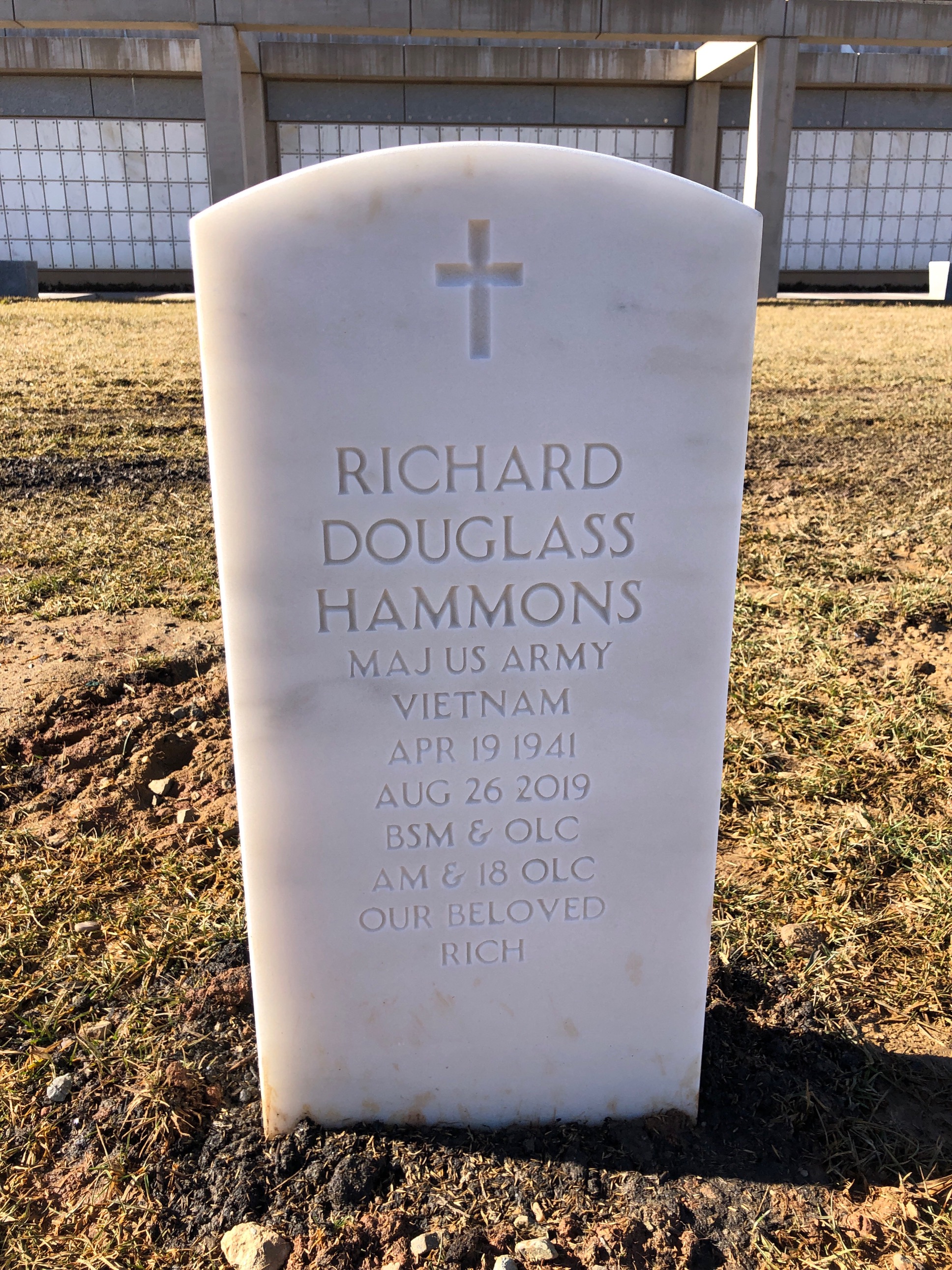 Richard D Hammons